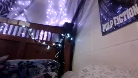 Snapshot of princesshollylove chatting on 10/30/25, 09:37 Holly love online show from 10/30/25, 09:37