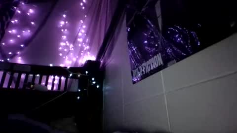 Snapshot of princesshollylove chatting on 11/05/25, 03:17 Holly love online show from 11/05/25, 03:17