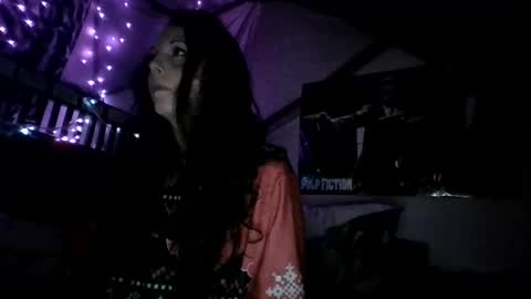 Snapshot of princesshollylove chatting on 11/18/25, 05:23 Holly love online show from 11/18/25, 05:23