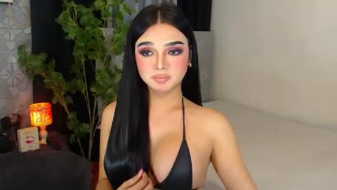 Snapshot of princesshugecumontop chatting on 12/04/24, 01:42 PrincessDONT FORGET TO FOLLOW ME online show from 12/04/24, 01:42