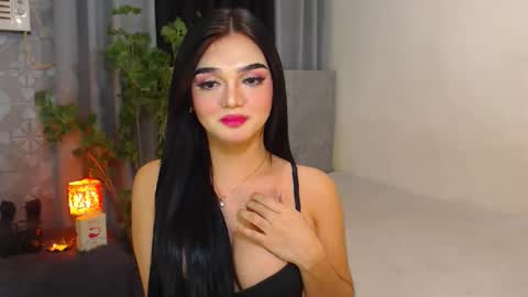 Snapshot of princesshugecumontop chatting on 12/11/24, 04:09 PrincessDONT FORGET TO FOLLOW ME online show from 12/11/24, 04:09