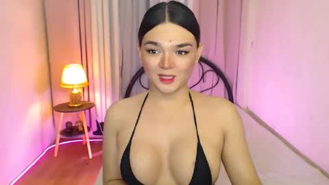 Snapshot of princesshugecumontop chatting on 07/18/26, 09:40 PrincessDONT FORGET TO FOLLOW ME online show from 07/18/26, 09:40