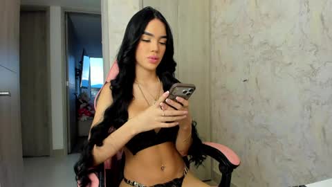 Luciana Alzate  online show from 05/13/26, 11:00