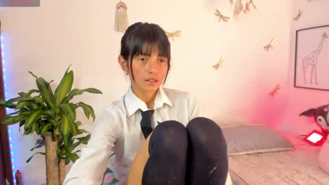 princessluna_14 online show from 04/13/26, 08:47