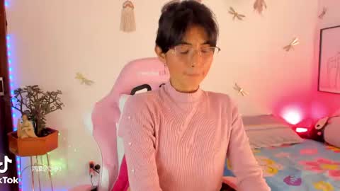 Snapshot of princessluna_14 chatting on 06/25/26, 09:08 princessluna_14 online show from 06/25/26, 09:08
