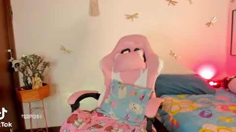 Snapshot of princessluna_14 chatting on 07/15/26, 09:31 princessluna_14 online show from 07/15/26, 09:31