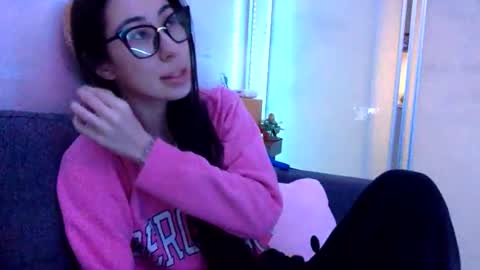 PrincessPinky444 online show from 12/15/25, 02:49