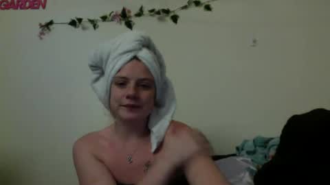 Snapshot of princesssnowflk84 chatting on 06/22/26, 06:38 princesssnowflk84 online show from 06/22/26, 06:38