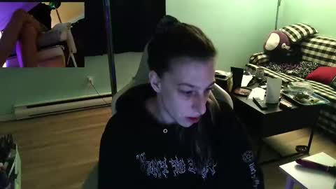 Snapshot of princesstyff chatting on 09/22/25, 11:45 Tyff et Blast online show from 09/22/25, 11:45