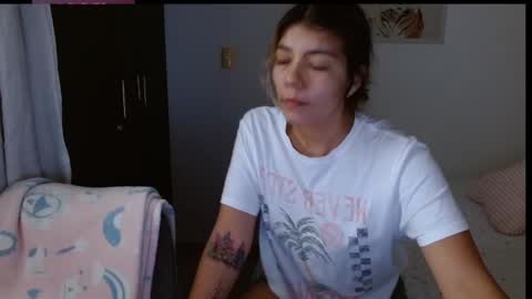 Snapshot of priscila_black chatting on 09/28/25, 07:08 Marcela online show from 09/28/25, 07:08