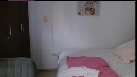 Snapshot of priscila_black chatting on 10/20/25, 07:03 Marcela online show from 10/20/25, 07:03