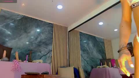 Snapshot of priscilarainbow chatting on 03/06/25, 03:02 priscilarainbow online show from 03/06/25, 03:02