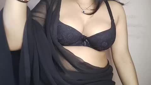 Snapshot of priyu_ chatting on 11/08/25, 09:09 priyu_ online show from 11/08/25, 09:09