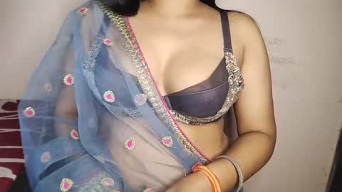 Snapshot of priyu_ chatting on 11/19/25, 04:51 priyu_ online show from 11/19/25, 04:51