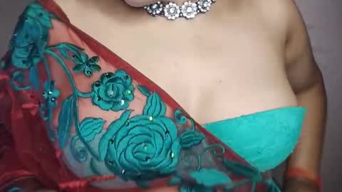 Snapshot of priyu_ chatting on 11/21/25, 02:38 priyu_ online show from 11/21/25, 02:38