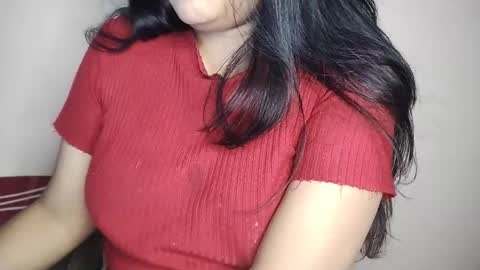 Snapshot of priyu_ chatting on 11/22/25, 05:12 priyu_ online show from 11/22/25, 05:12