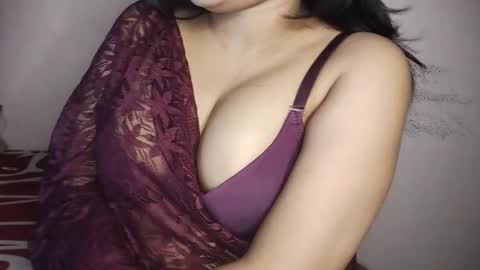 Snapshot of priyu_ chatting on 11/26/25, 05:14 priyu_ online show from 11/26/25, 05:14