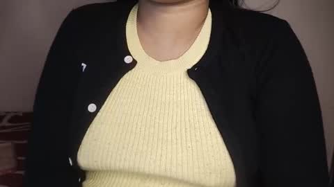 Snapshot of priyu_ chatting on 11/28/25, 11:13 priyu_ online show from 11/28/25, 11:13