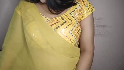 Snapshot of priyu_ chatting on 12/01/25, 03:06 priyu_ online show from 12/01/25, 03:06