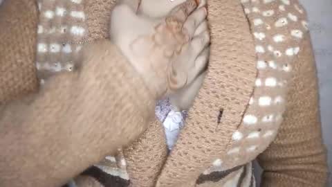 Snapshot of priyu_ chatting on 12/15/25, 02:05 priyu_ online show from 12/15/25, 02:05