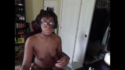 Snapshot of productivepussy chatting on 09/28/25, 06:02 ProductivePorn online show from 09/28/25, 06:02