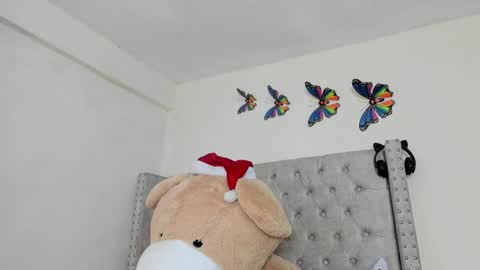 Snapshot of profanared chatting on 12/27/24, 07:24 Profana Red online show from 12/27/24, 07:24