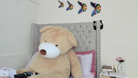 Snapshot of profanared chatting on 01/08/25, 01:09 Profana Red online show from 01/08/25, 01:09