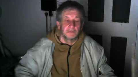 Snapshot of projectorepson chatting on 12/24/24, 10:39 projectorepson online show from 12/24/24, 10:39