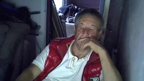 Snapshot of projectorepson chatting on 09/17/25, 05:25 projectorepson online show from 09/17/25, 05:25