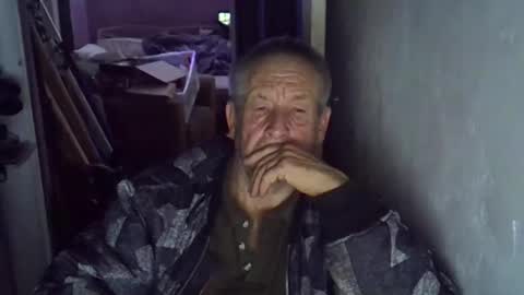 Snapshot of projectorepson chatting on 10/15/25, 07:47 projectorepson online show from 10/15/25, 07:47