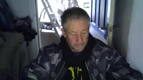 Snapshot of projectorepson chatting on 10/20/25, 04:18 projectorepson online show from 10/20/25, 04:18