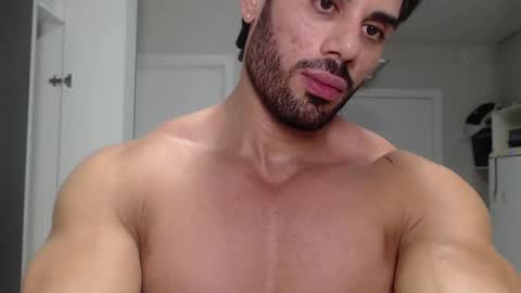 promuscles4u online show from 01/02/25, 01:17