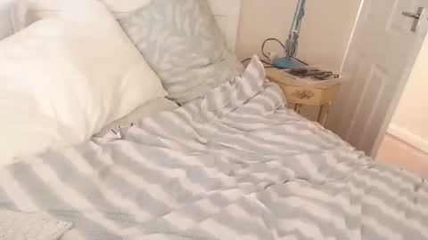 Snapshot of propercharlie007 chatting on 10/09/25, 12:25 silk and satin beermonster online show from 10/09/25, 12:25