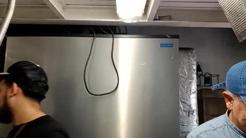 Snapshot of prvive2025 chatting on 09/25/25, 07:50 prvive2025 online show from 09/25/25, 07:50