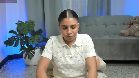    INDEPENDENT MODEL online show from 12/06/24, 08:07