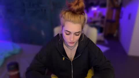 Queen of Pain online show from 05/16/26, 07:34
