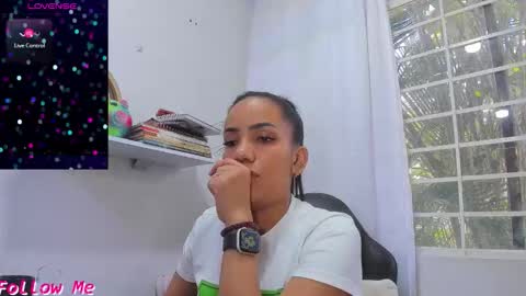 psique_naughty2 online show from 10/25/25, 05:08