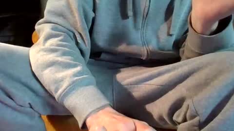 Snapshot of pspee313 chatting on 12/14/25, 09:52 pspee313 online show from 12/14/25, 09:52