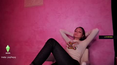 Snapshot of psyheya chatting on 12/03/24, 05:55 LUCY ----- online show from 12/03/24, 05:55