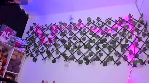 Snapshot of pucaa_ chatting on 02/06/25, 12:54 Emma Rico model indep online show from 02/06/25, 12:54