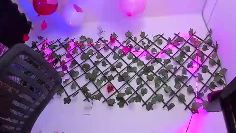 Snapshot of pucaa_ chatting on 02/11/25, 01:31 Emma Rico model indep online show from 02/11/25, 01:31