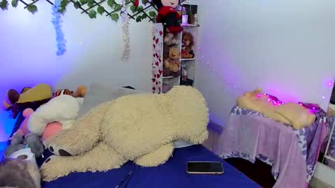 Snapshot of pucaa_ chatting on 11/29/25, 12:46 Emma Rico model indep online show from 11/29/25, 12:46