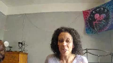 puddled_wonderland online show from 10/11/25, 04:38