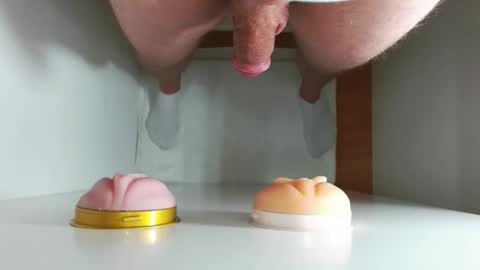 Snapshot of pude90 chatting on 02/28/26, 06:25 PuDe90 online show from 02/28/26, 06:25