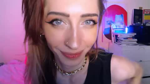 EsteticHouse online show from 11/26/25, 03:13