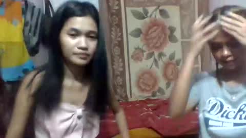 puki_hot online show from 09/09/25, 11:21