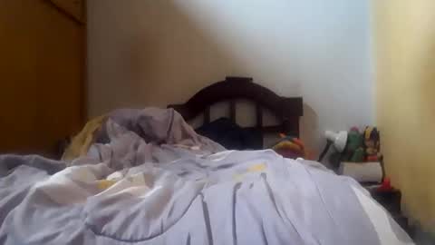 Snapshot of puky_mza chatting on 12/15/24, 10:07 puky_mza online show from 12/15/24, 10:07