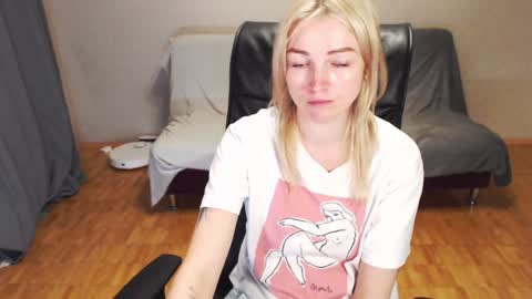 Snapshot of puma_ma chatting on 12/15/24, 03:53 Polly online show from 12/15/24, 03:53