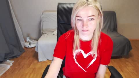 Snapshot of puma_ma chatting on 12/20/24, 01:25 Polly online show from 12/20/24, 01:25