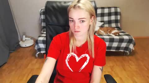 Snapshot of puma_ma chatting on 12/25/24, 01:51 Polly online show from 12/25/24, 01:51